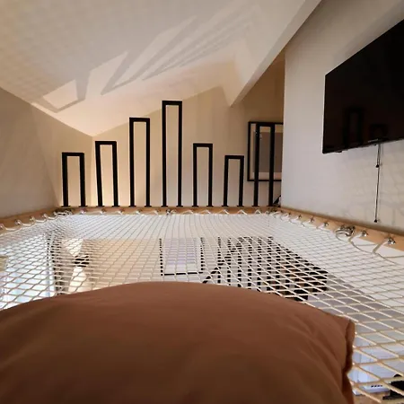 Le Filet Suspendu-Insolite -Garage- Wifi-Clim شقة تولون