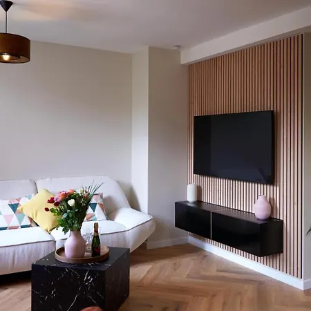 Le Filet Suspendu-Insolite -Garage- Wifi-Clim * تولون