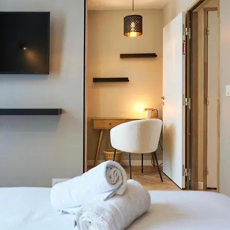 Le Filet Suspendu-Insolite -Garage- Wifi-Clim شقة