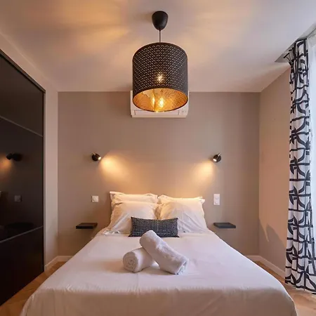 Le Filet Suspendu-Insolite -Garage- Wifi-Clim شقة